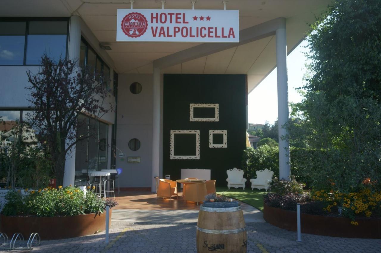 瓦尔波利塞拉国际酒店 圣皮得因卡日 外观 照片
